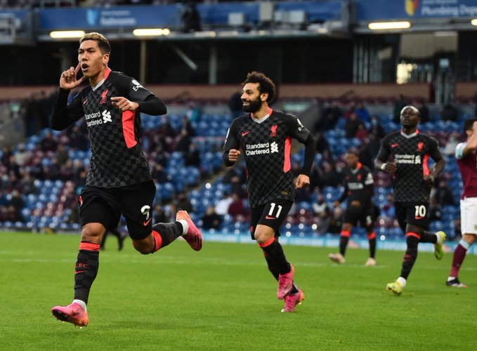  利物浦萨拉赫独中两元，红军登顶英超榜首