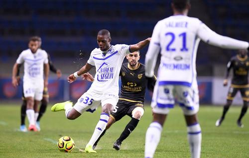  格勒诺布尔虽败犹荣展现法甲升班马拼搏精神  